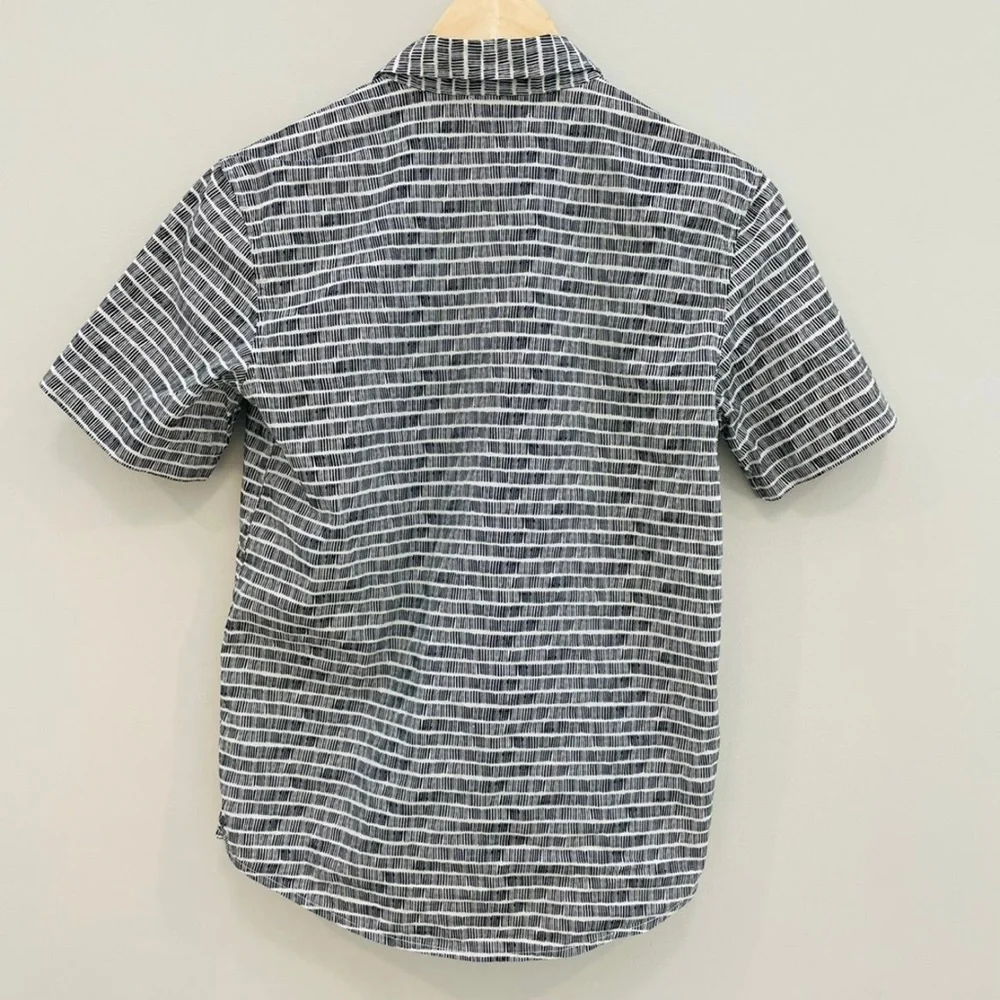 Old Navy boys button down shirt size L (10/12)